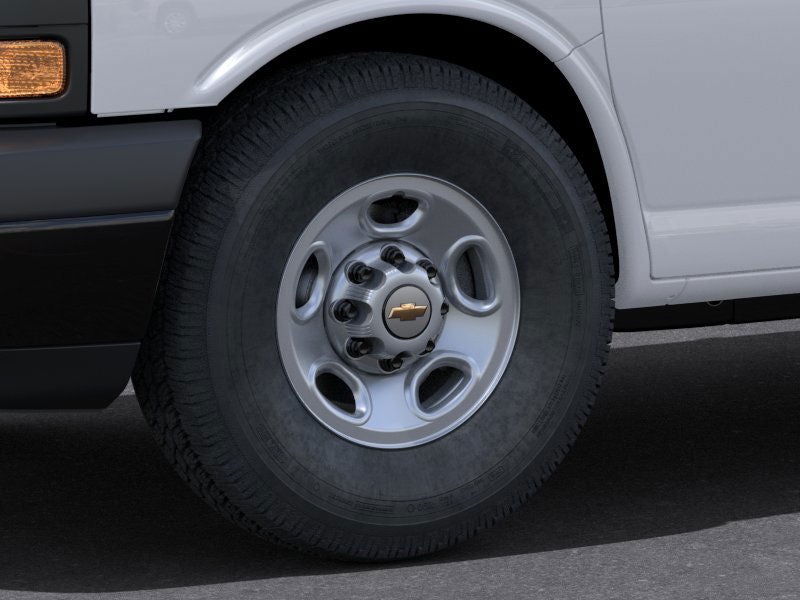 2025 Chevrolet Express Passenger 3500 1LS